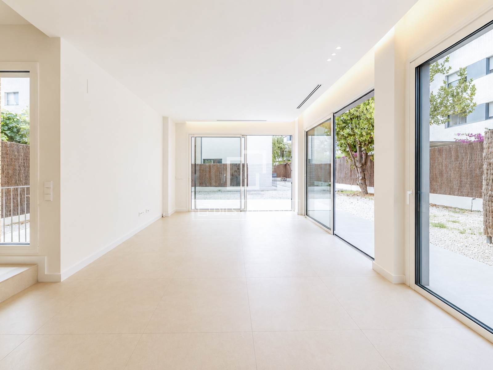 Villa en Sitges, Barcelona, España 5 dormitorios, 201 m2 No. 193680