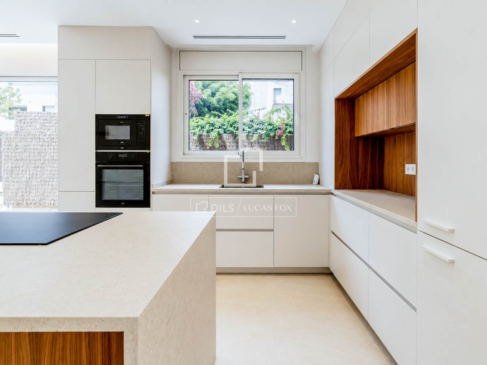 Villa en Sitges, Barcelona, España 5 dormitorios, 201 m2 No. 193680