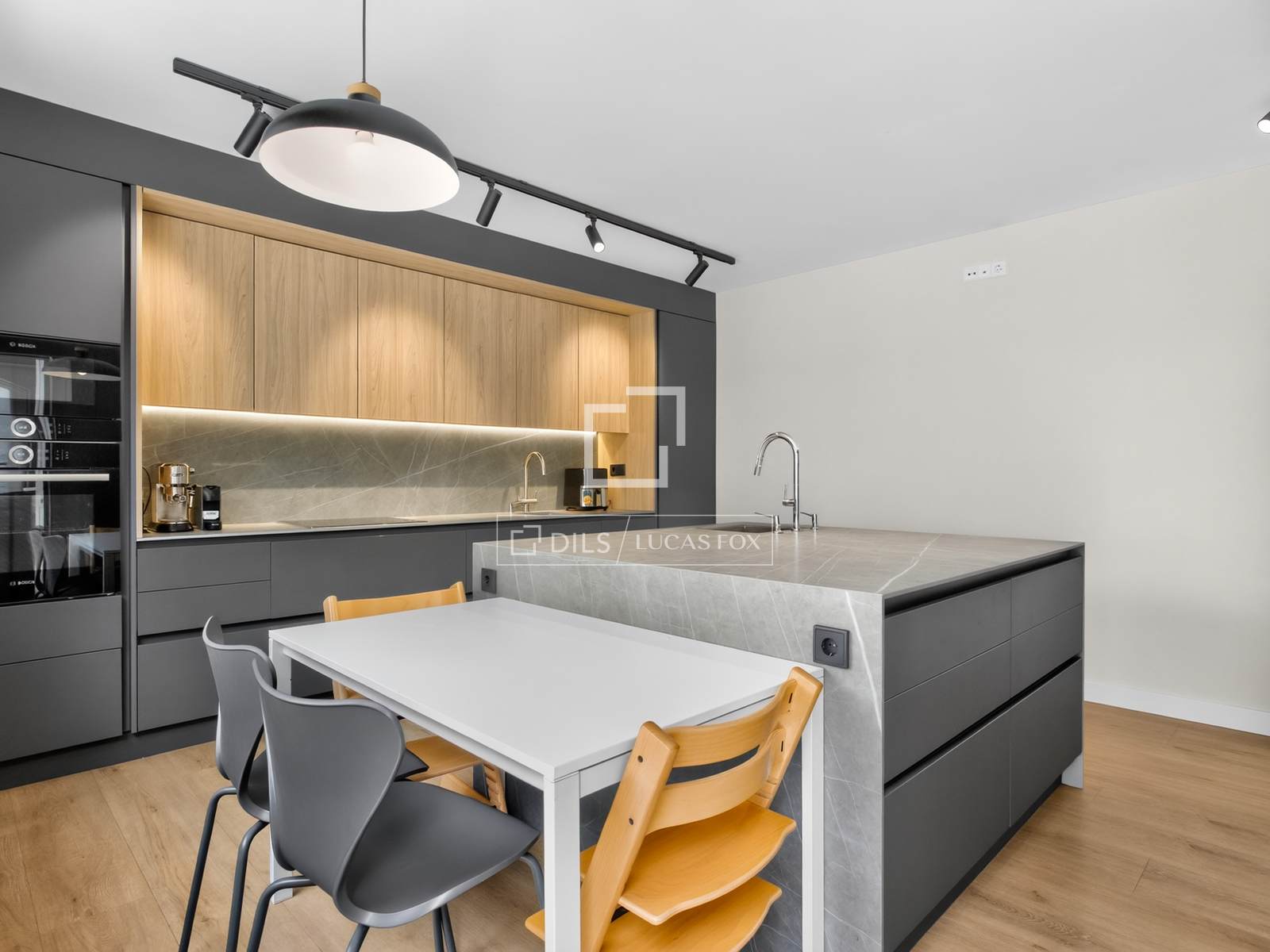 Villa en Tiana, Barcelona, España 5 dormitorios, 486 m2 No. 193679