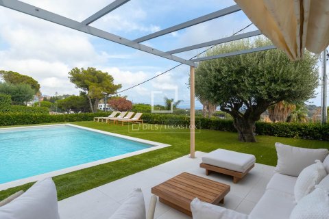 Villa en Tiana, Barcelona, España 5 dormitorios, 486 m2 No. 193679