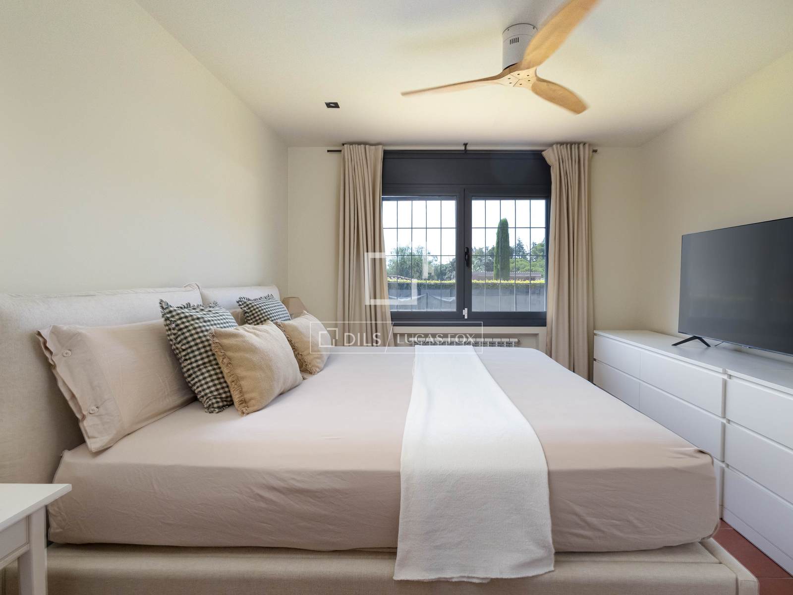 Huvila Sant Vicenc De Montalt, Barcelona, Espanja 4 makuuhuonetta, 220 m2 No. 193678