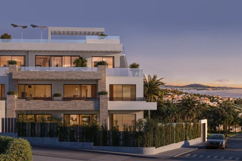 Lägenhet i Casares, Malaga, Spanien 3 sovrum, 317 kvm. Nr. 136835