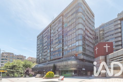 Dzīvoklis Madrid, Spānijā 5 istabas, 279 m2 Nr. 188300