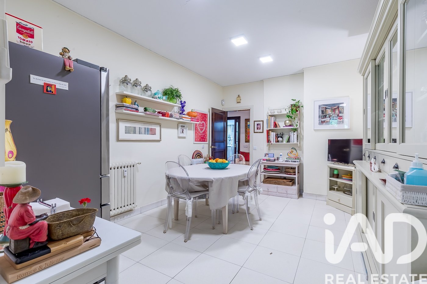 Huoneisto Madrid, Espanja 5 makuuhuonetta, 325 m2 No. 188298
