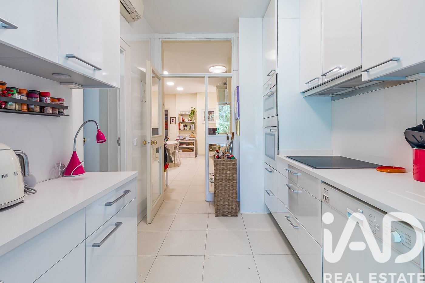 Huoneisto Madrid, Espanja 5 makuuhuonetta, 325 m2 No. 188298