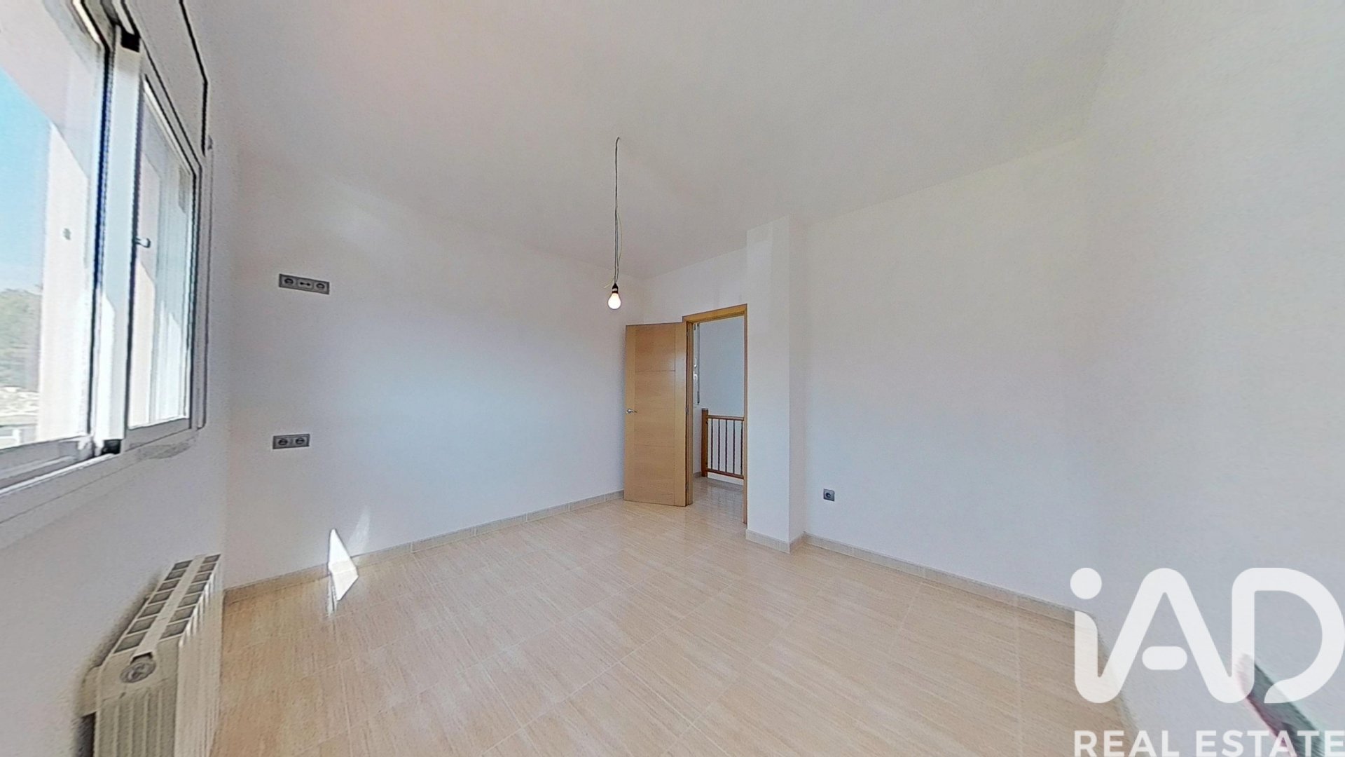 Сasa en Bellvei, Tarragona, España 5 dormitorios, 215 m2 No. 188301