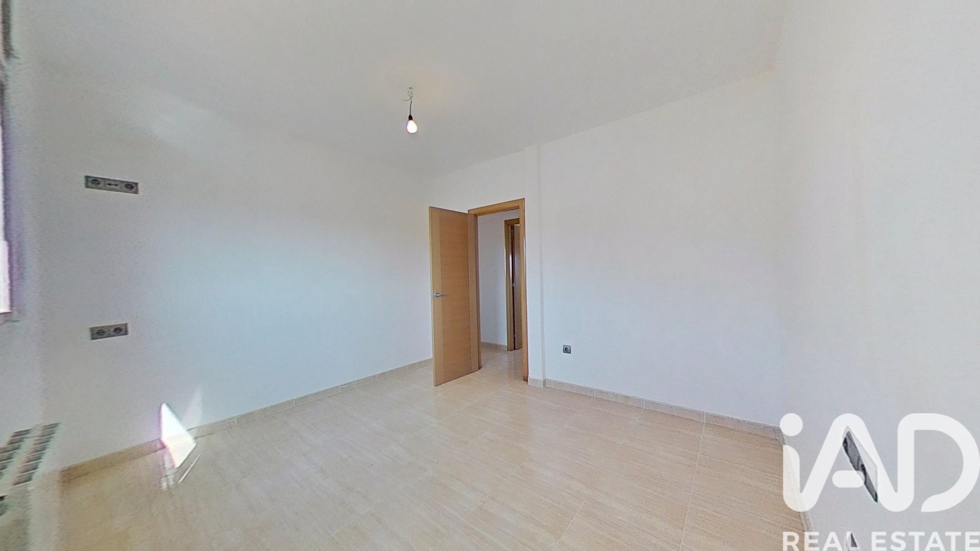 Сasa en Bellvei, Tarragona, España 5 dormitorios, 215 m2 No. 188301