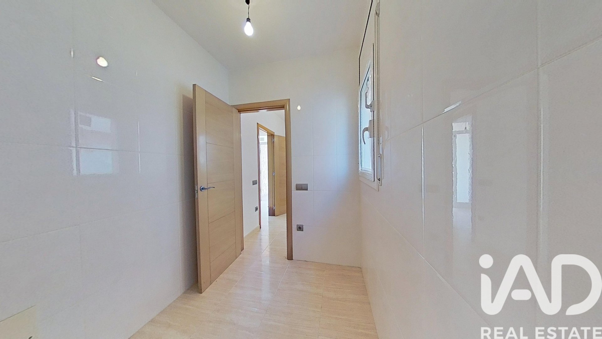 Сasa en Bellvei, Tarragona, España 5 dormitorios, 215 m2 No. 188301