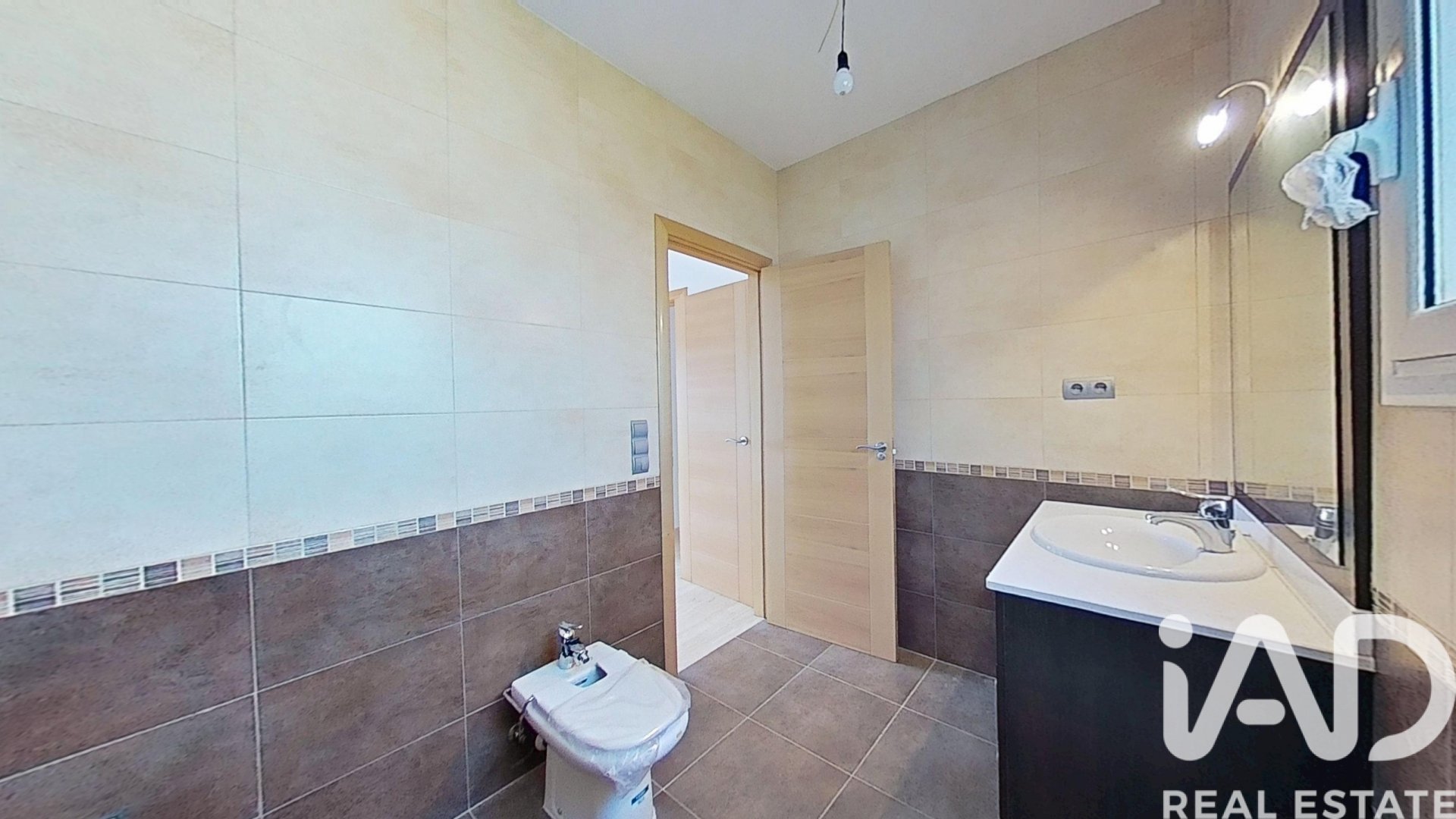 Сasa en Bellvei, Tarragona, España 5 dormitorios, 215 m2 No. 188301