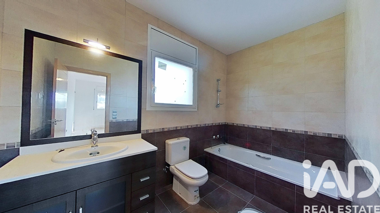 Сasa en Bellvei, Tarragona, España 5 dormitorios, 215 m2 No. 188301