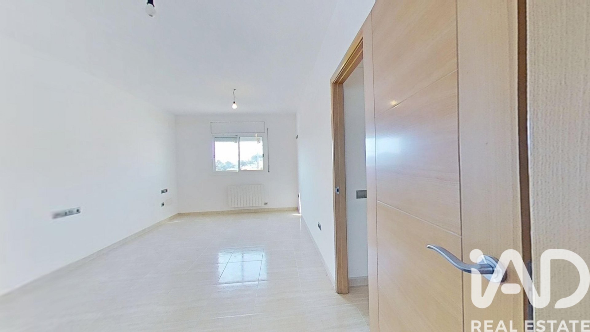 Сasa en Bellvei, Tarragona, España 5 dormitorios, 215 m2 No. 188301