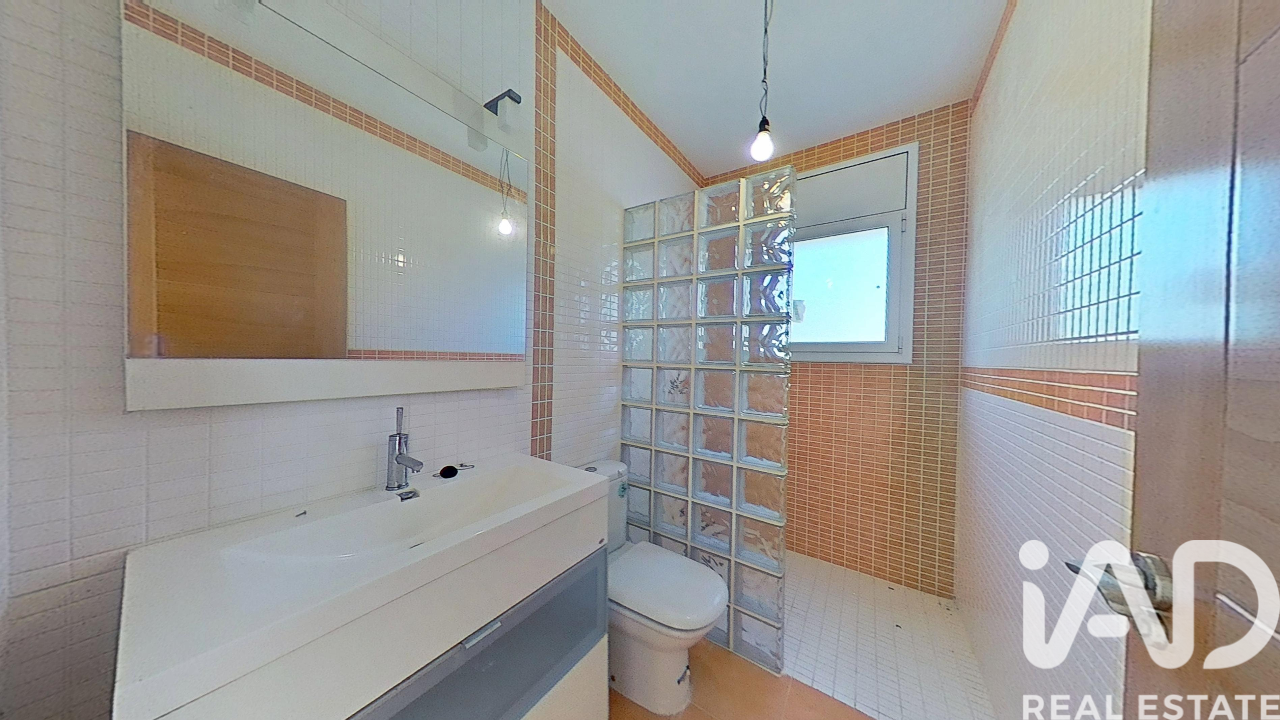 Сasa en Bellvei, Tarragona, España 5 dormitorios, 215 m2 No. 188301