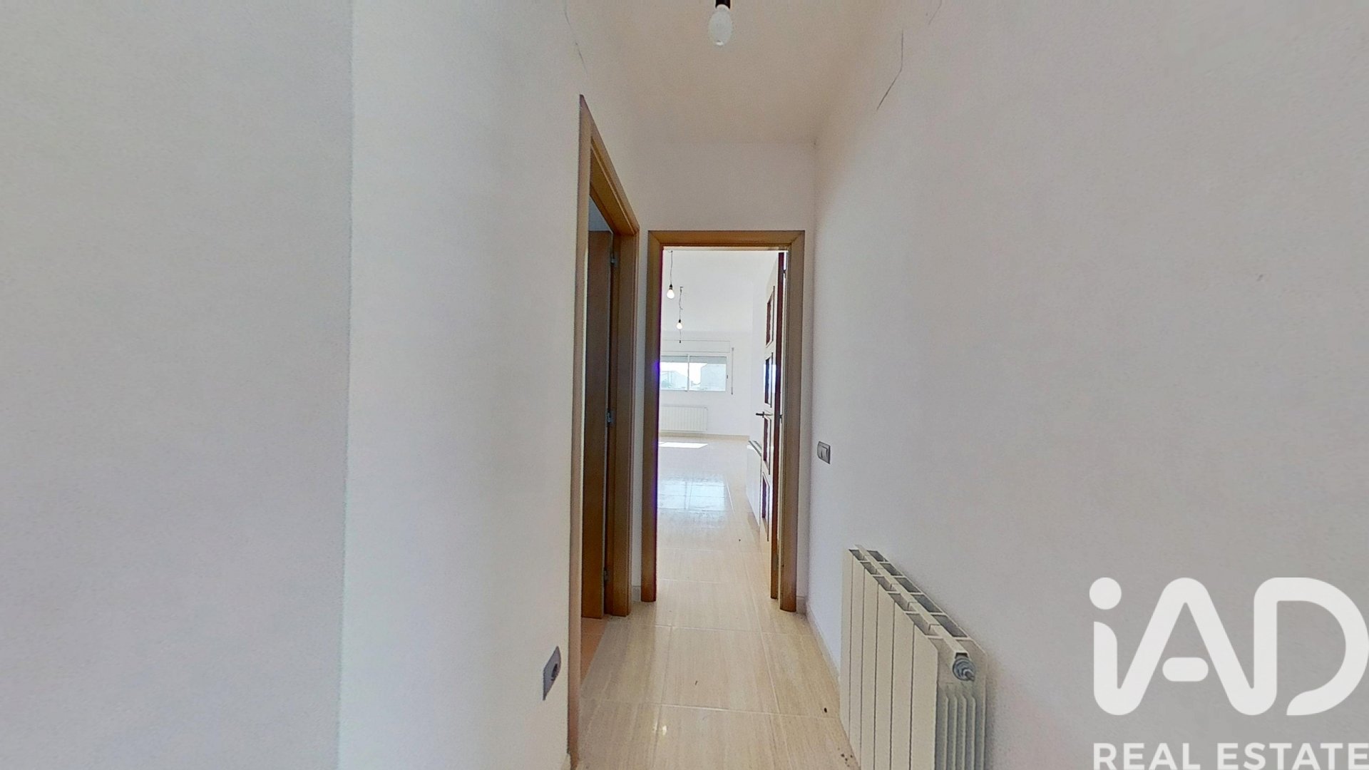 Сasa en Bellvei, Tarragona, España 5 dormitorios, 215 m2 No. 188301