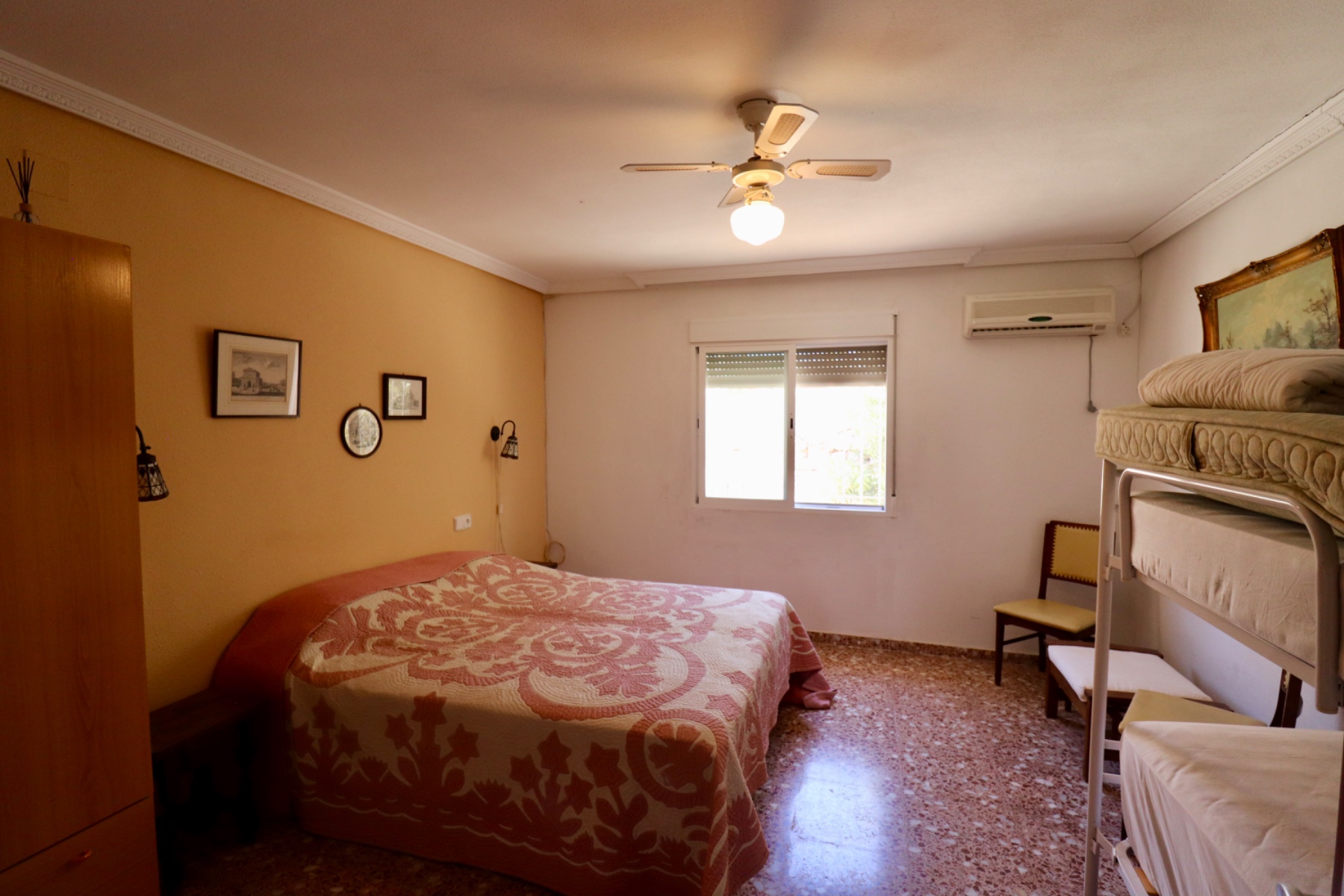 Villa i Alicante, Spanien 7 sovrum, 390 kvm. Nr. 135635