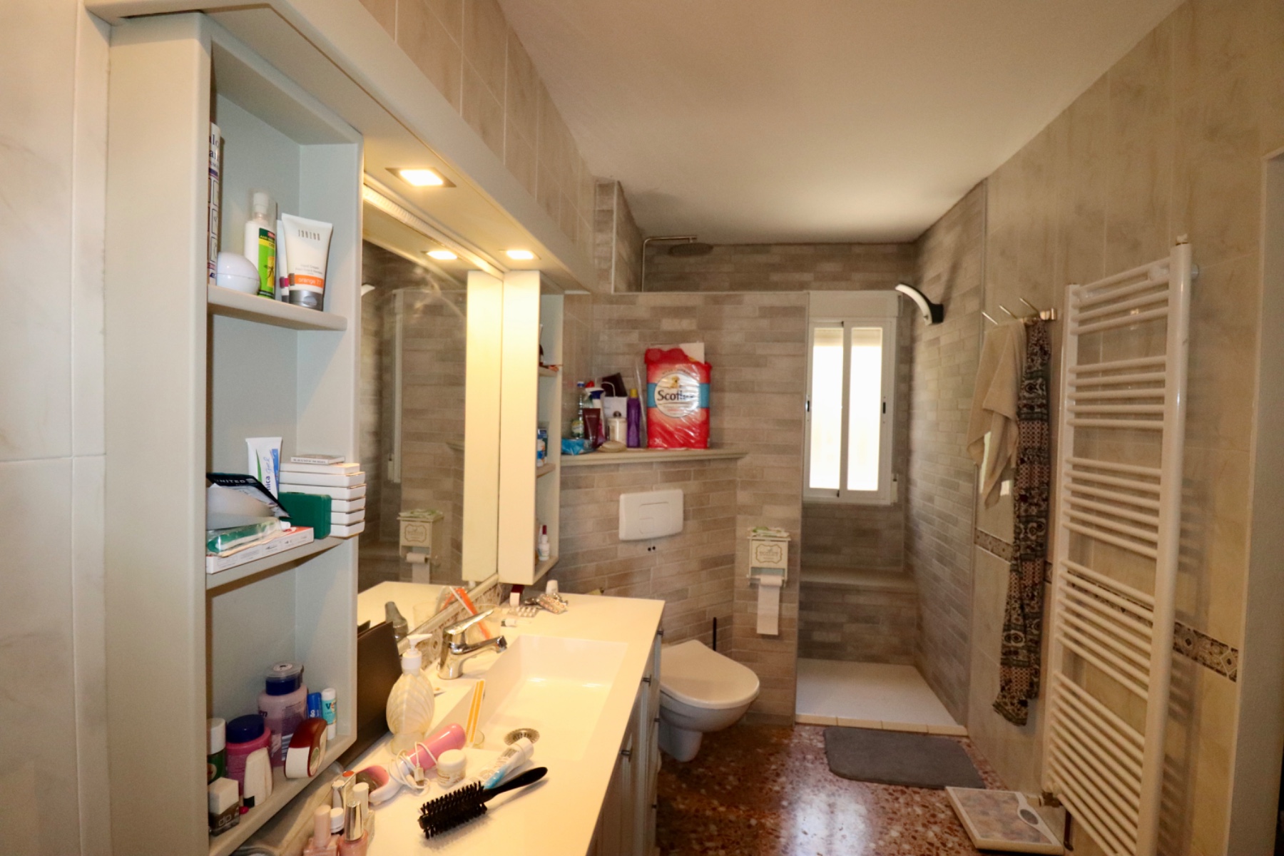 Villa i Alicante, Spanien 7 sovrum, 390 kvm. Nr. 135635