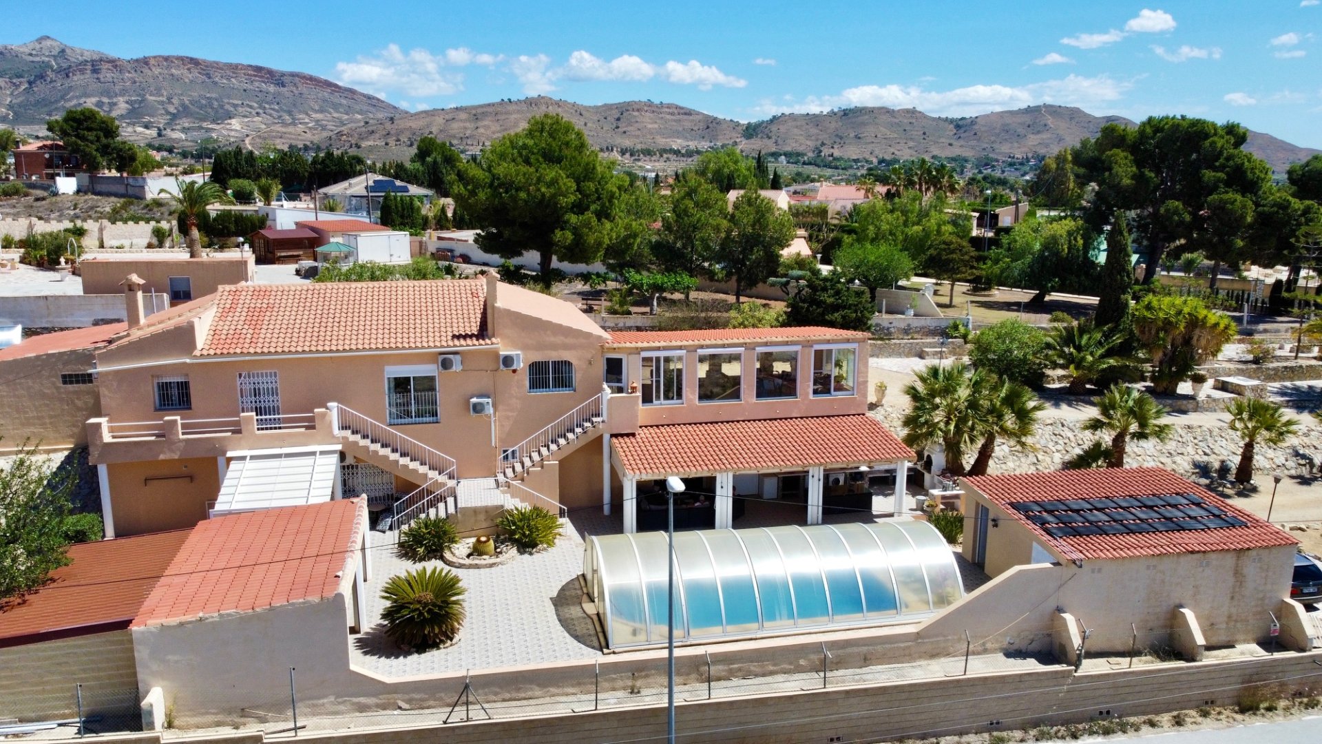 Villa i Alicante, Spanien 7 sovrum, 390 kvm. Nr. 135635