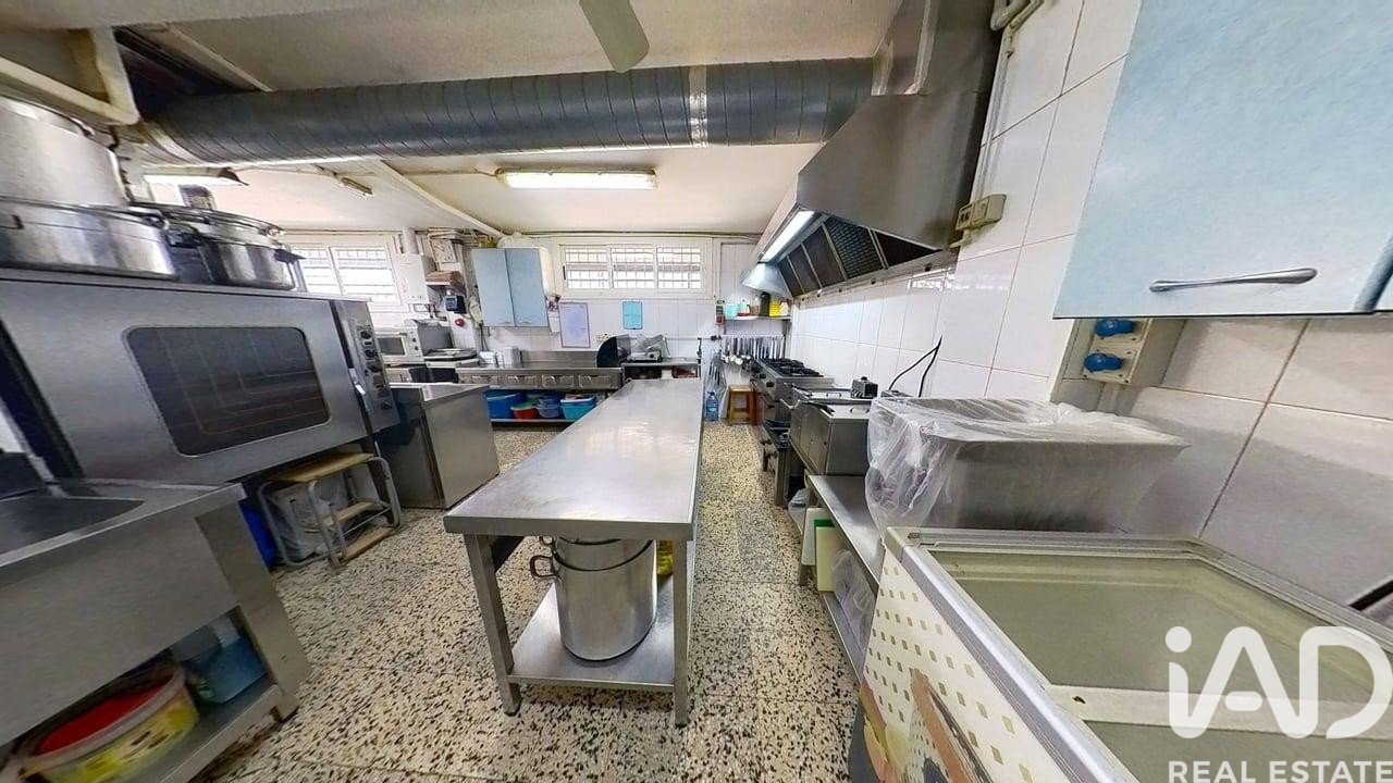 Commercial property in Tarragona, Spain 1 bedroom, 76 sq.m. No. 152259