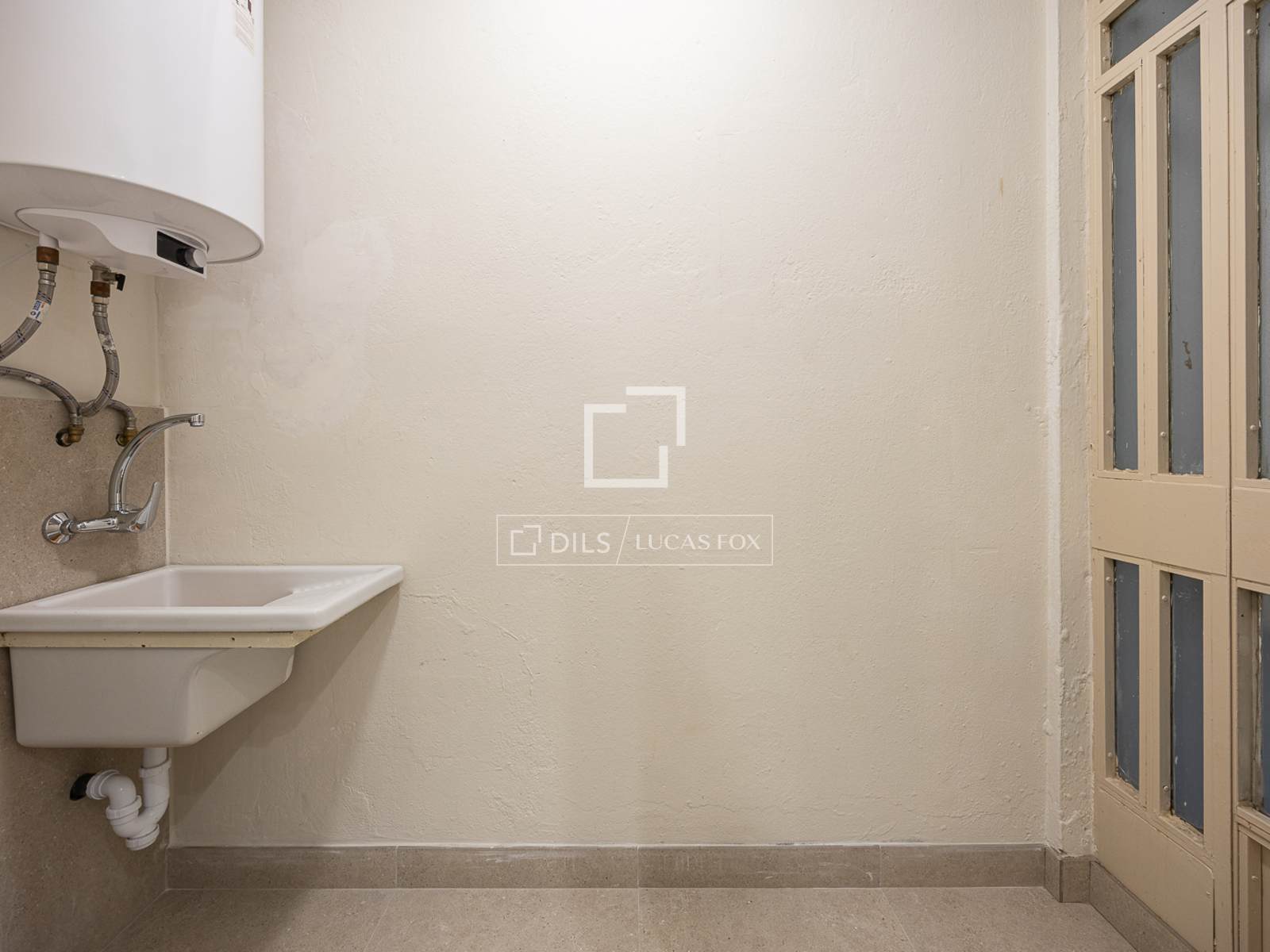 Квартира в Барселона, Испания 3 спальни, 84м2 №150323