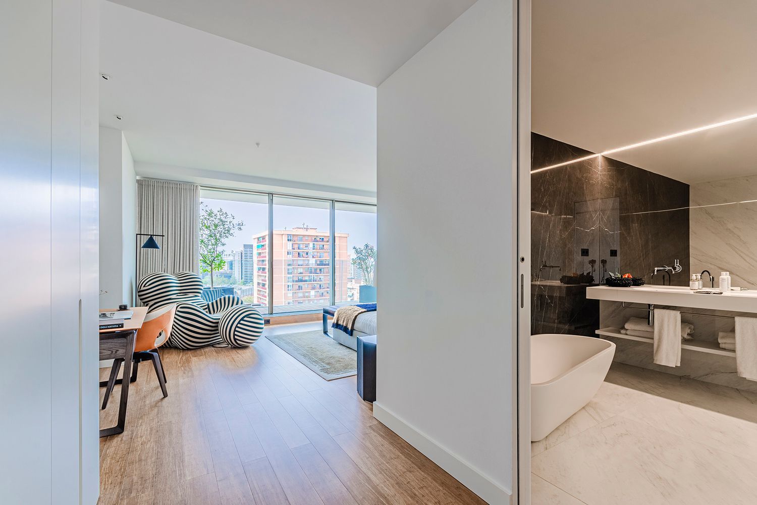 Huoneisto Barcelona, Espanja 3 makuuhuonetta, 284 m2 No. 148878