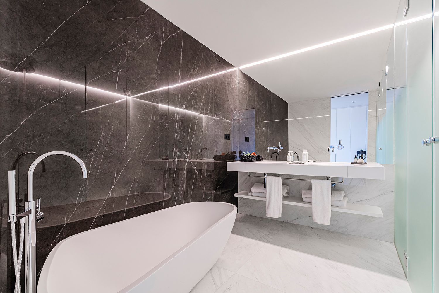 Huoneisto Barcelona, Espanja 3 makuuhuonetta, 284 m2 No. 148878