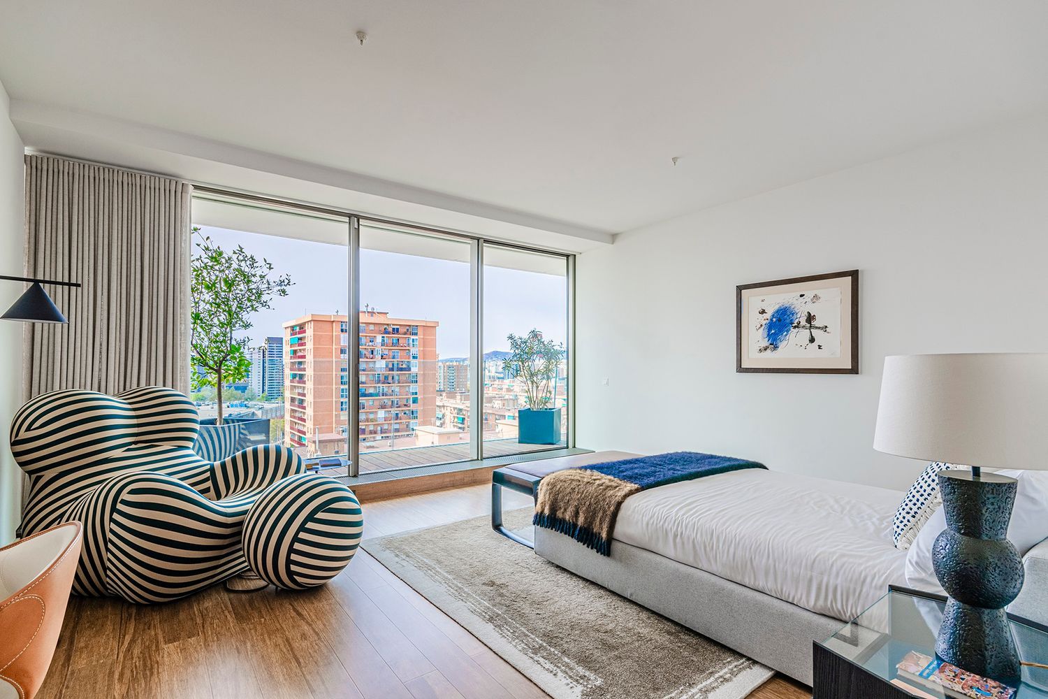 Huoneisto Barcelona, Espanja 3 makuuhuonetta, 284 m2 No. 148878
