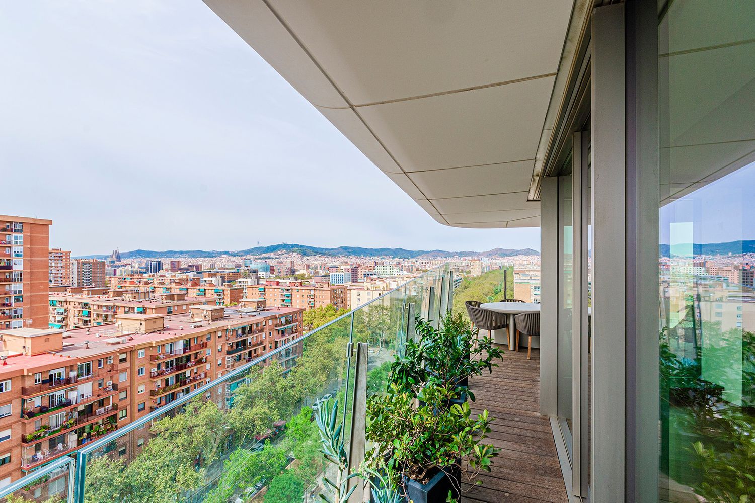 Huoneisto Barcelona, Espanja 3 makuuhuonetta, 284 m2 No. 148878