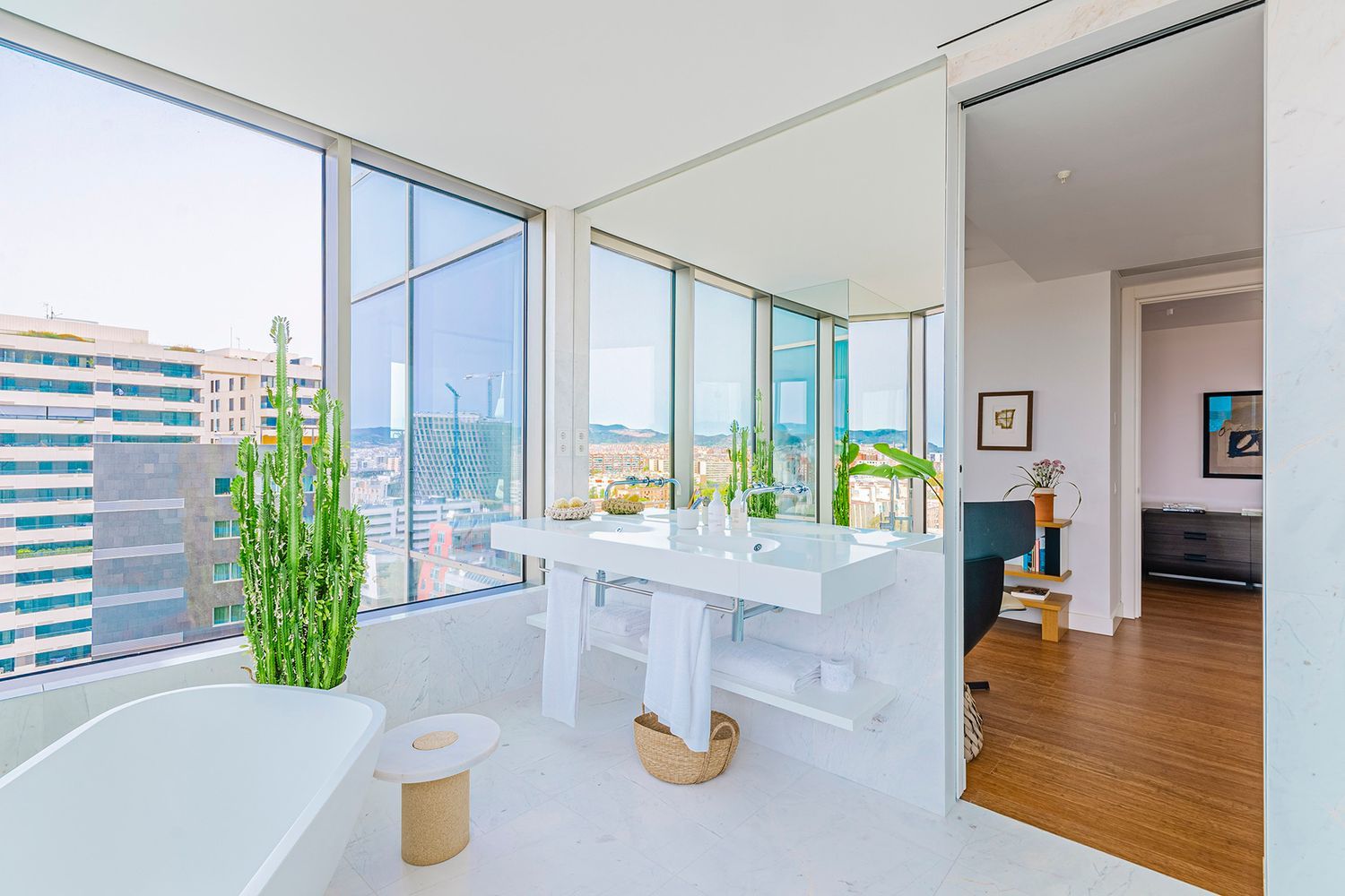 Huoneisto Barcelona, Espanja 3 makuuhuonetta, 284 m2 No. 148878