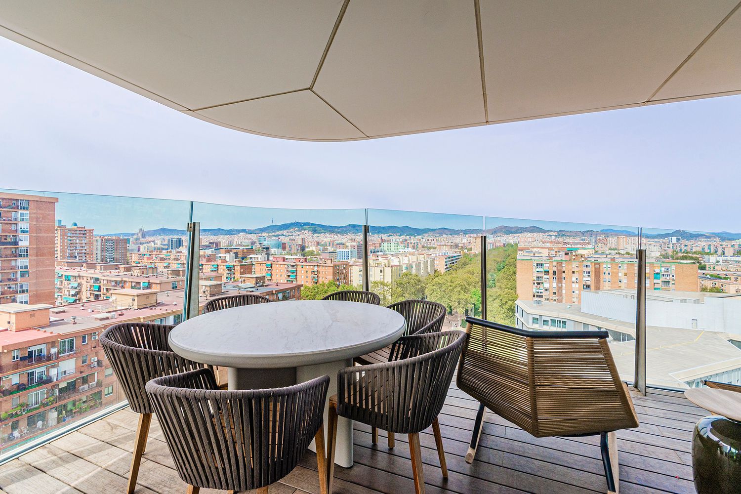 Huoneisto Barcelona, Espanja 3 makuuhuonetta, 284 m2 No. 148878