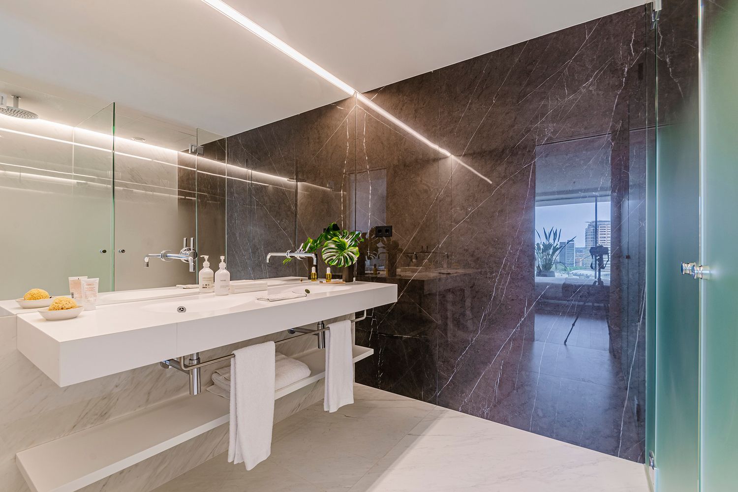 Huoneisto Barcelona, Espanja 3 makuuhuonetta, 284 m2 No. 148878
