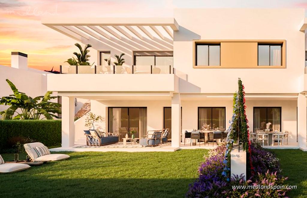 Villa i Estepona, Malaga, Spanien 4 sovrum, 180 kvm. Nr. 192991