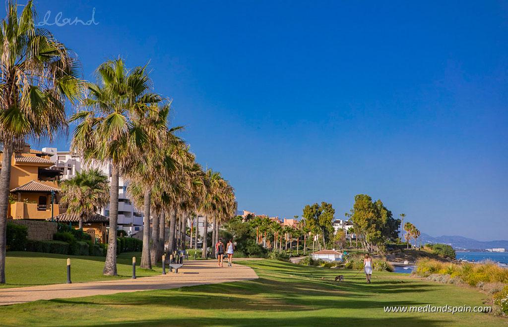 Villa i Estepona, Malaga, Spanien 4 sovrum, 180 kvm. Nr. 192991