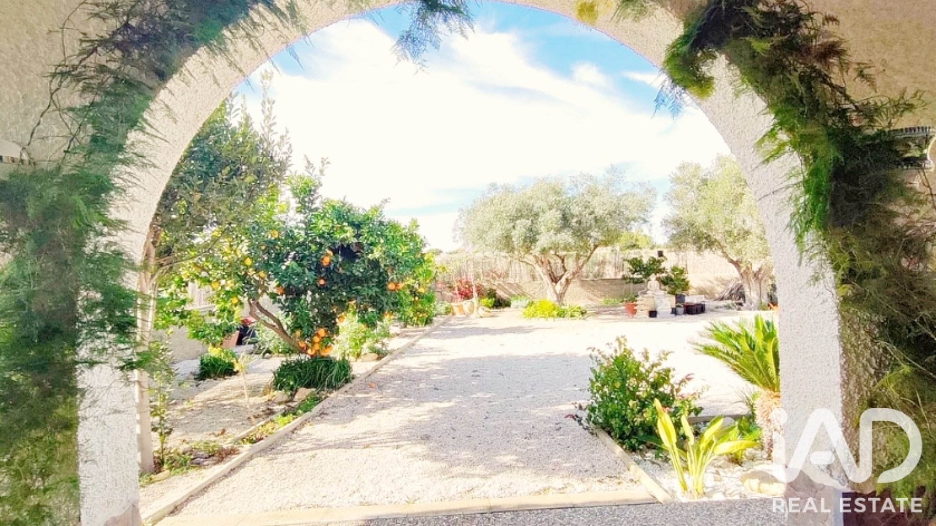 Triplex in Alicante, Spain 4 bedrooms, 458 sq.m. No. 187815