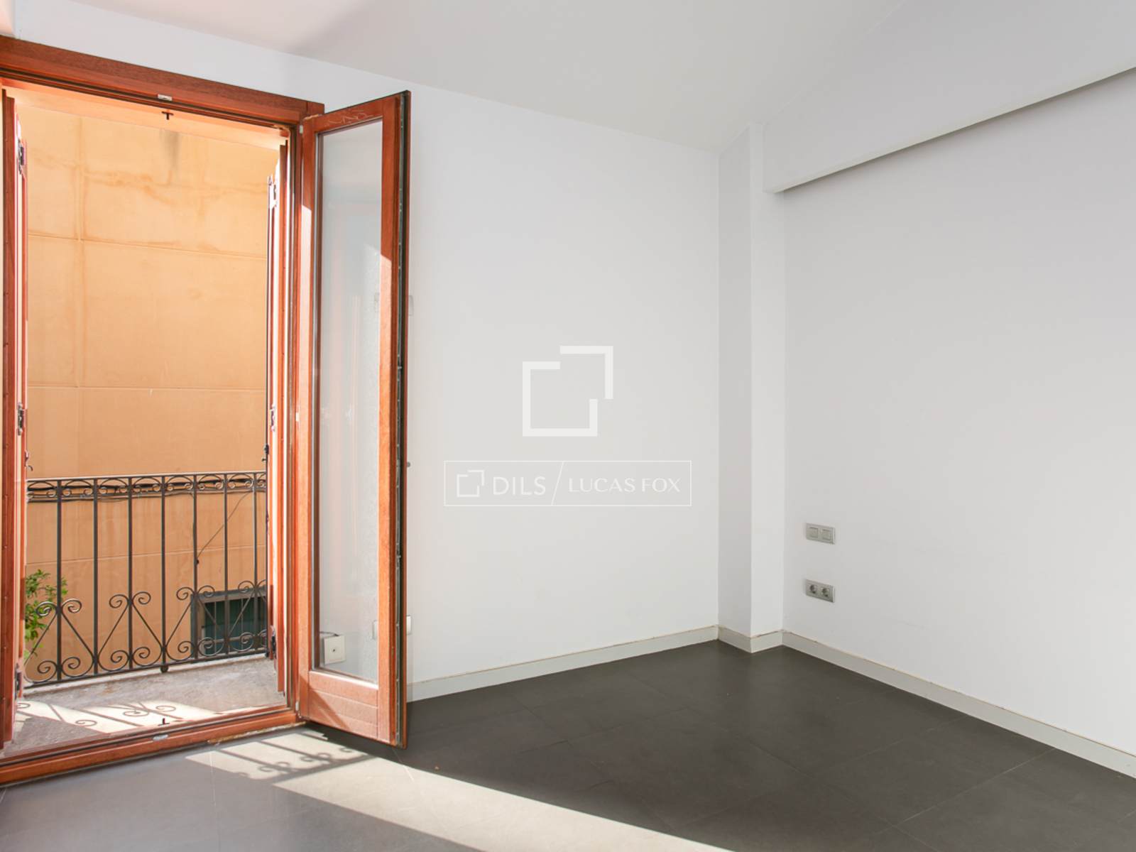 Wohnung in Barcelona, Spanien 2 Schlafzimmer, 69 m2 Nr. 192613
