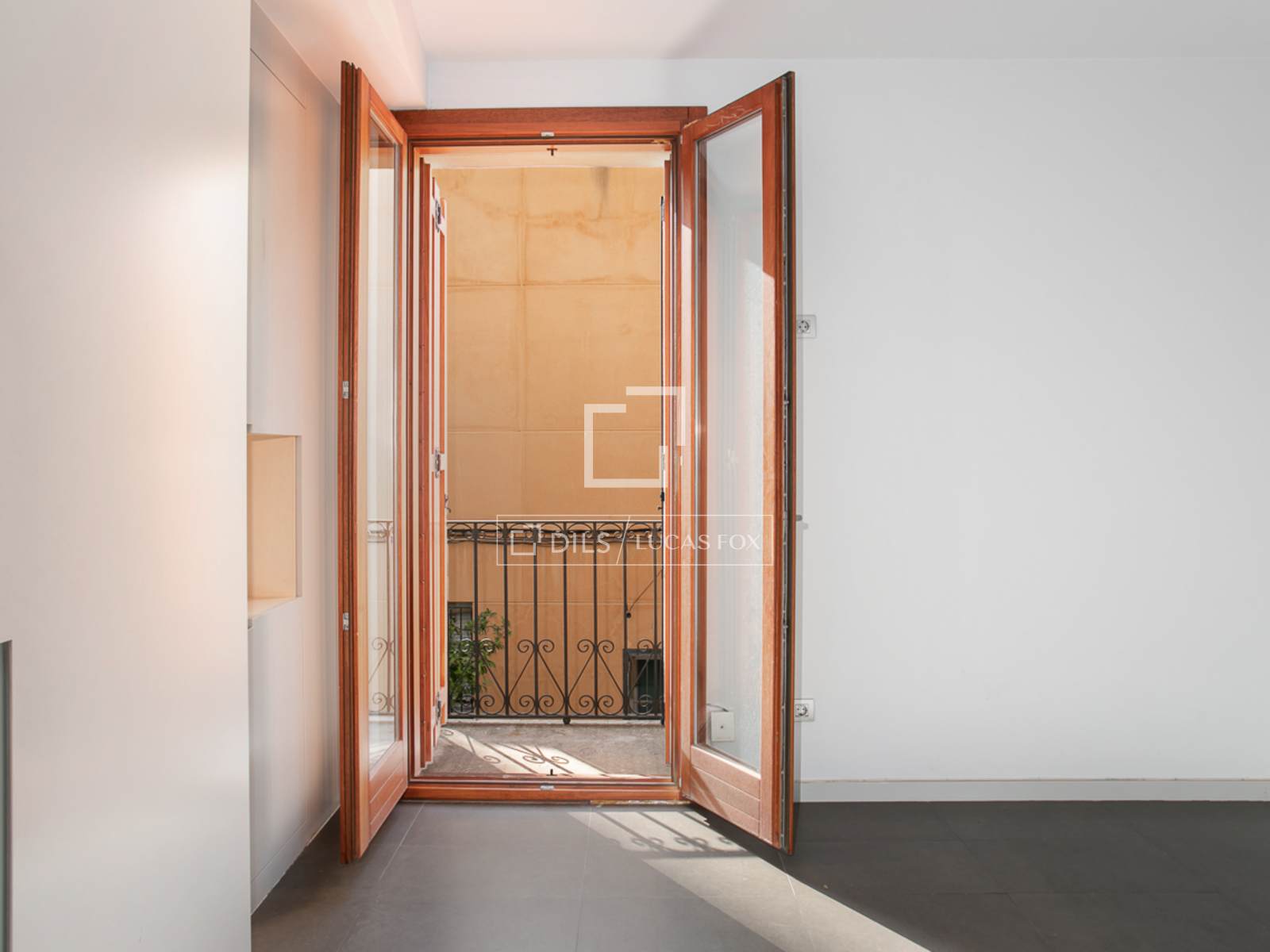 Wohnung in Barcelona, Spanien 2 Schlafzimmer, 69 m2 Nr. 192613