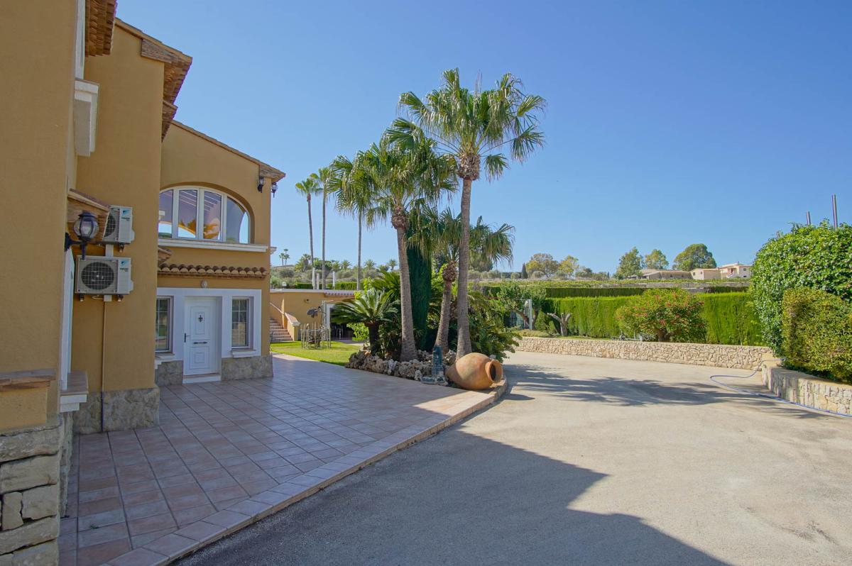 Villa a Benissa, Alicante, Spagna 8 camere da letto, 696 mq. N° 149023