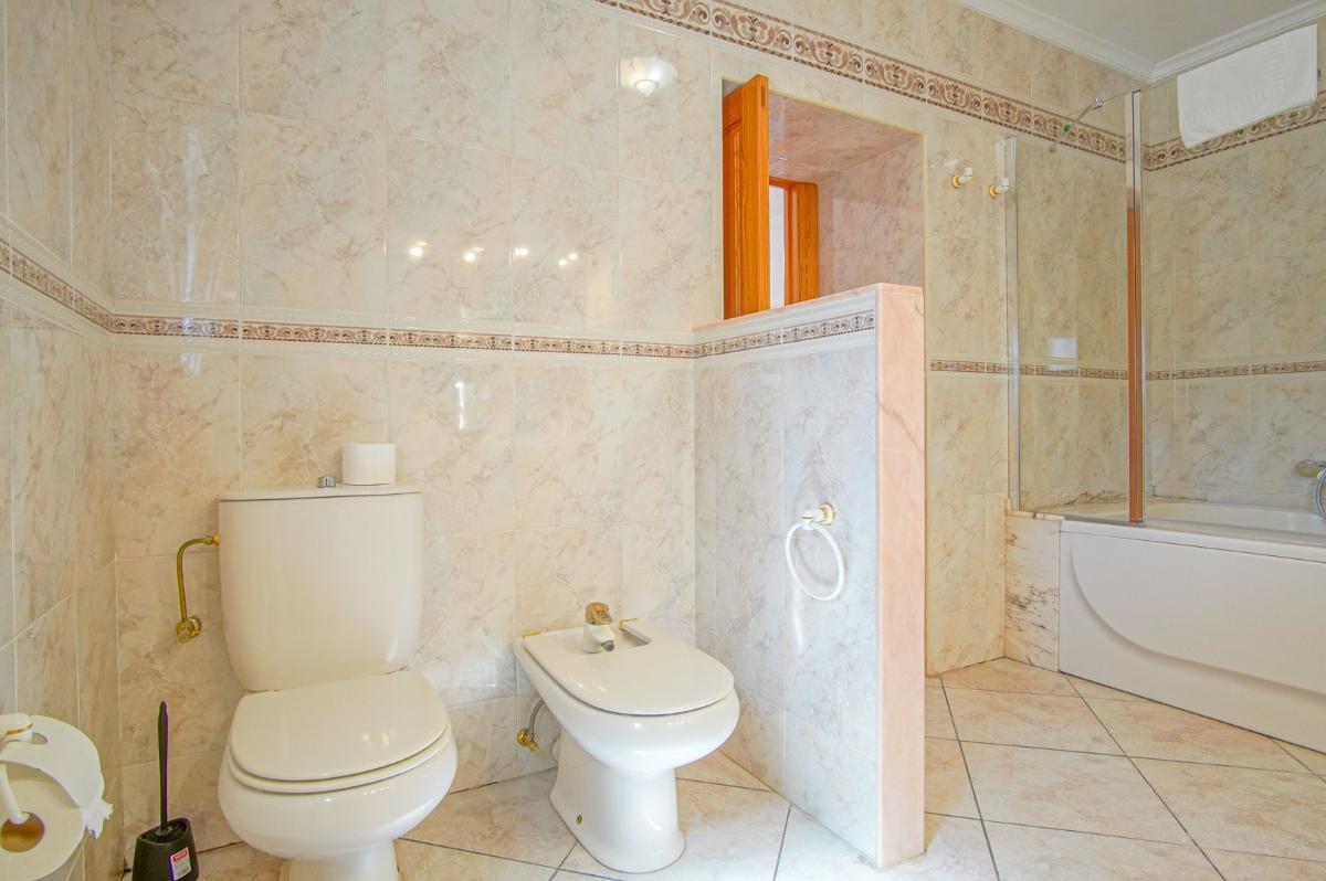Villa a Benissa, Alicante, Spagna 8 camere da letto, 696 mq. N° 149023