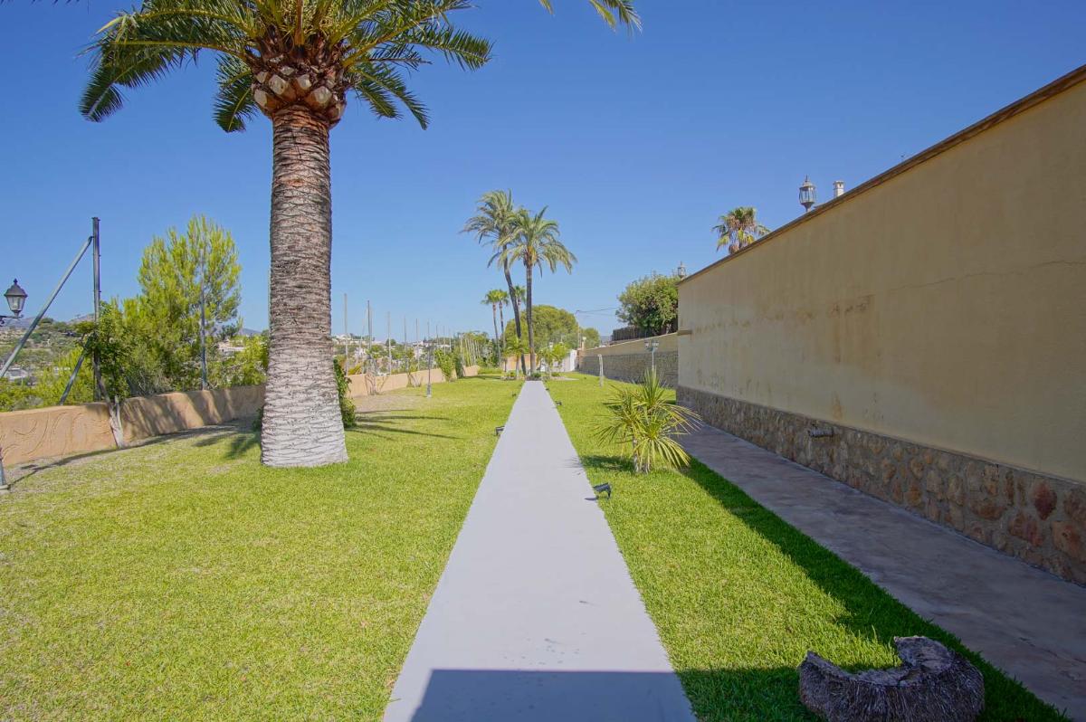 Villa a Benissa, Alicante, Spagna 8 camere da letto, 696 mq. N° 149023