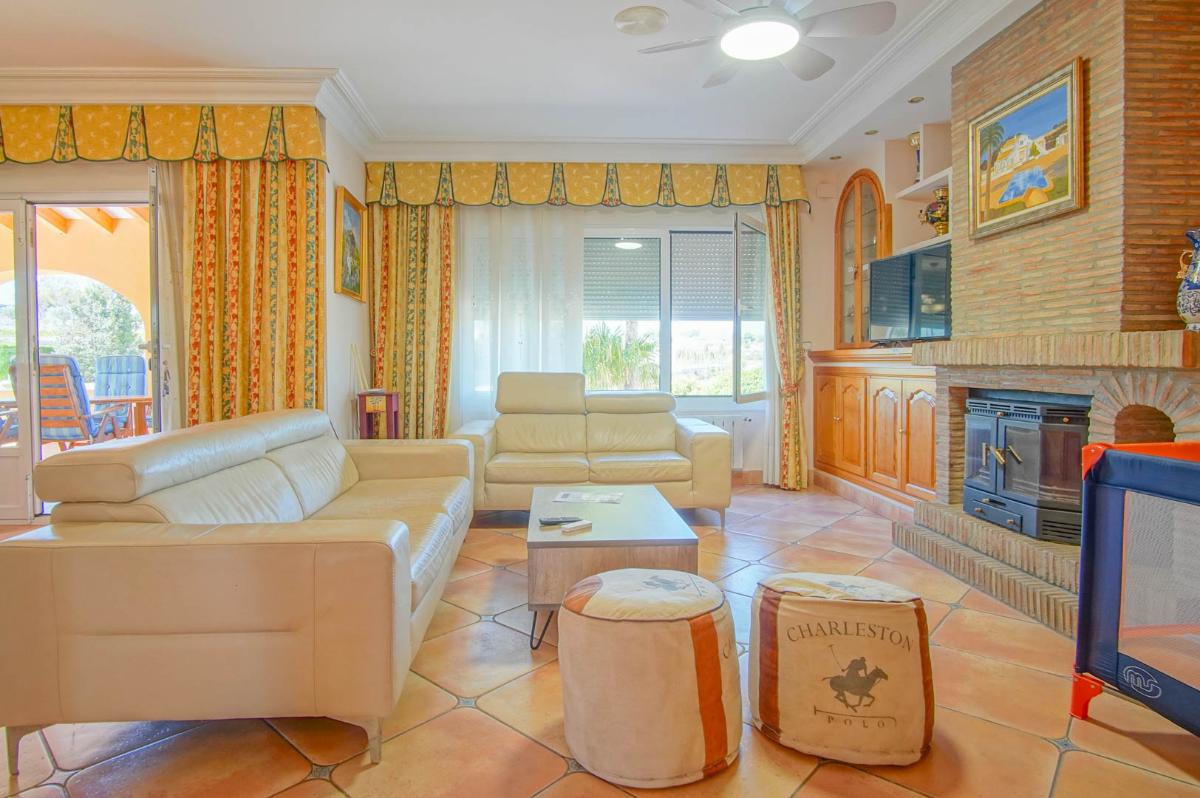 Villa a Benissa, Alicante, Spagna 8 camere da letto, 696 mq. N° 149023