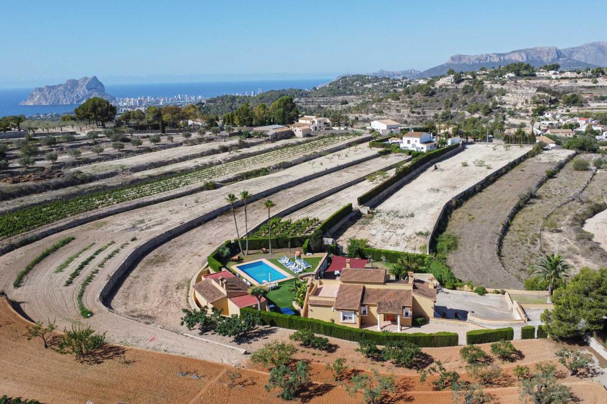Villa a Benissa, Alicante, Spagna 8 camere da letto, 696 mq. N° 149023