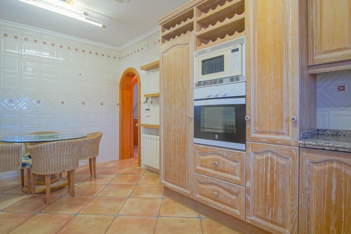 Villa a Benissa, Alicante, Spagna 8 camere da letto, 696 mq. N° 149023