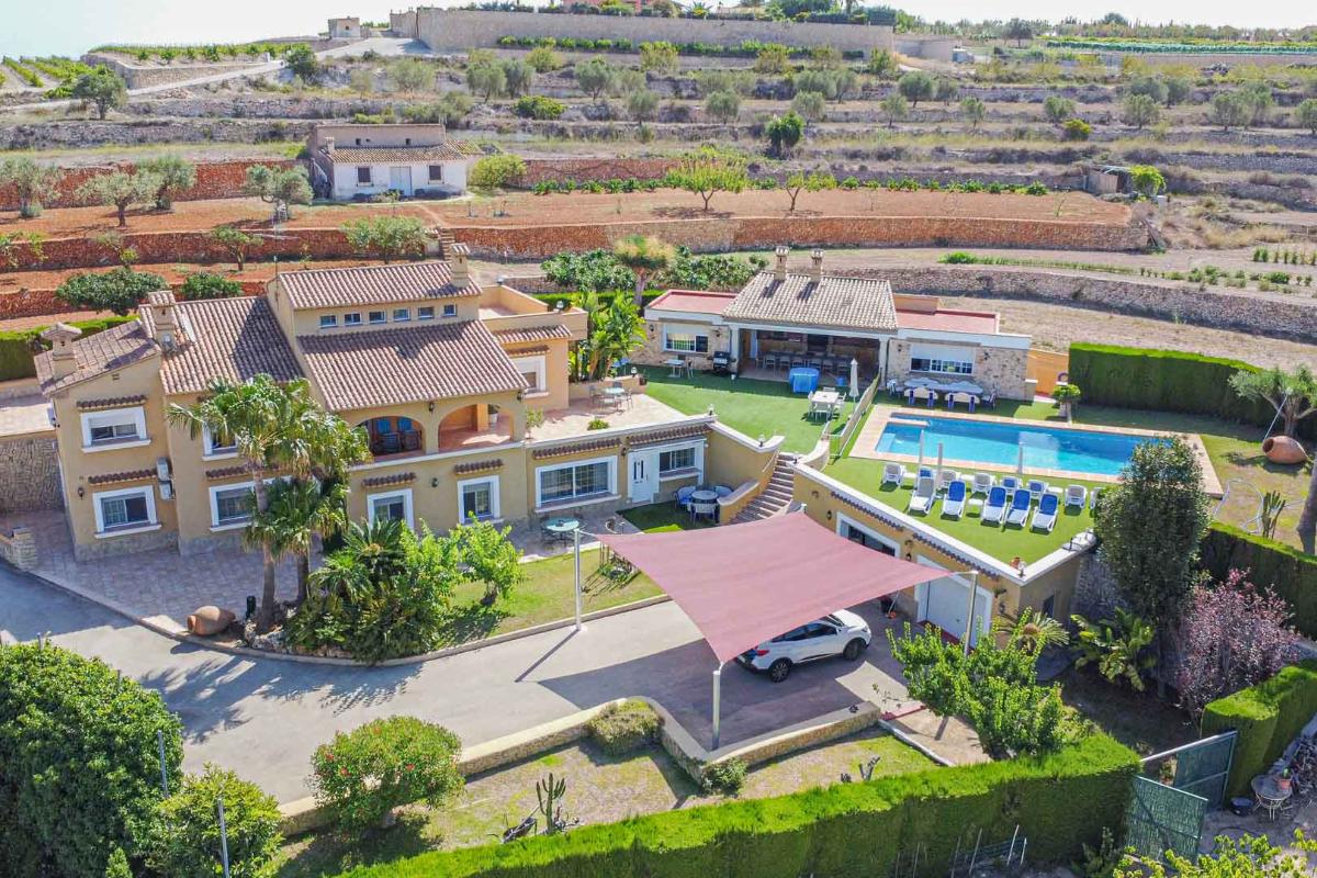 Villa a Benissa, Alicante, Spagna 8 camere da letto, 696 mq. N° 149023