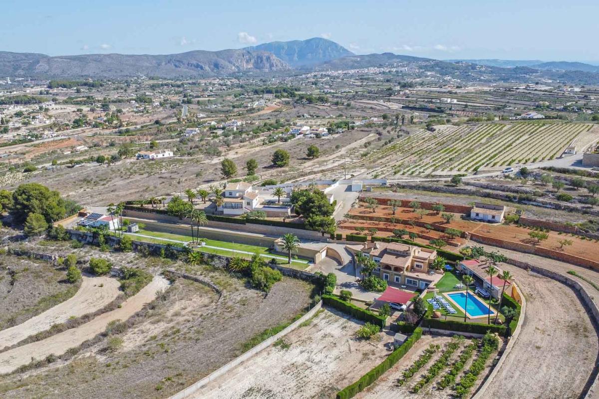 Villa a Benissa, Alicante, Spagna 8 camere da letto, 696 mq. N° 149023