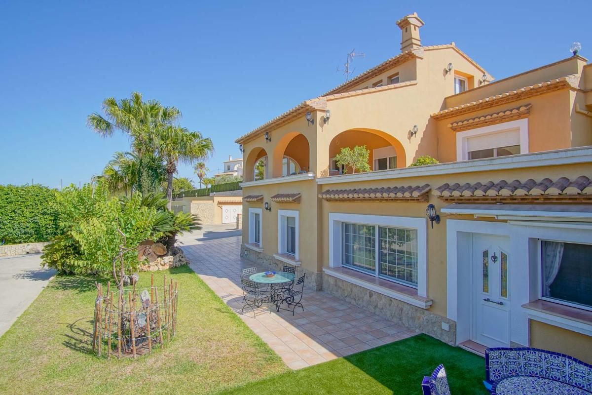 Villa a Benissa, Alicante, Spagna 8 camere da letto, 696 mq. N° 149023