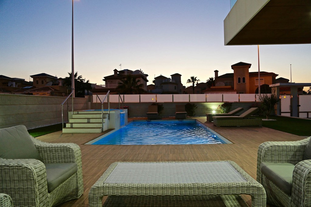 Villa i Campoamor, Alicante, Spanien 3 sovrum, 190 kvm. Nr. 145079