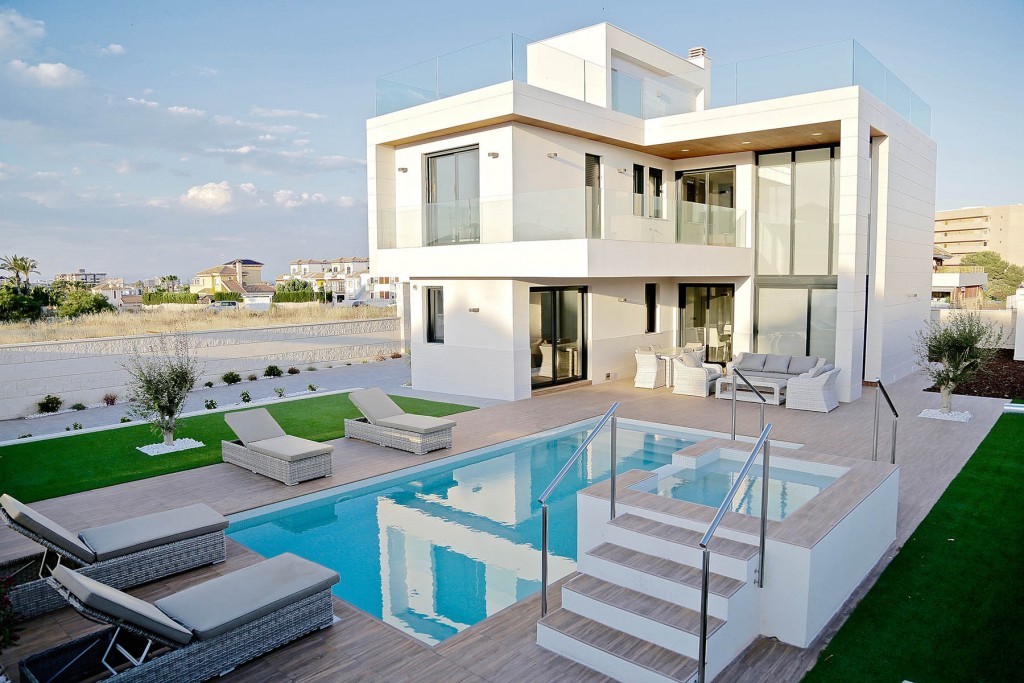 Villa i Campoamor, Alicante, Spanien 3 sovrum, 190 kvm. Nr. 145079