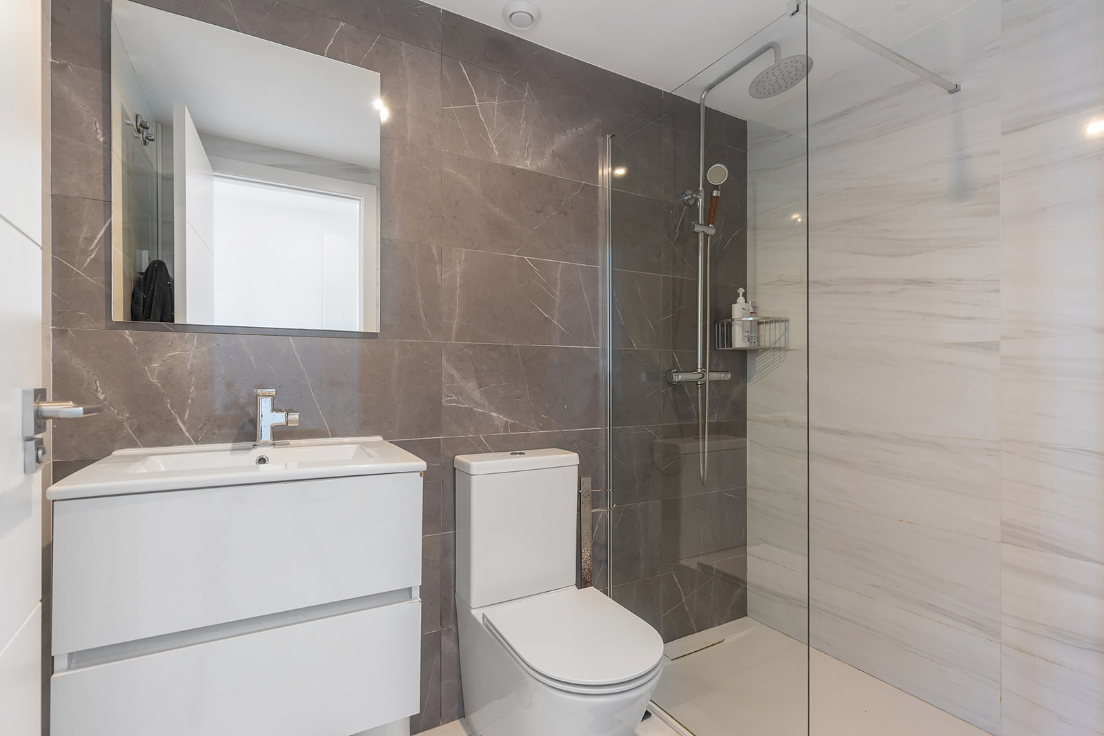 Huoneisto Punta Prima, Alicante, Espanja 2 makuuhuonetta, 122 m2 No. 154505