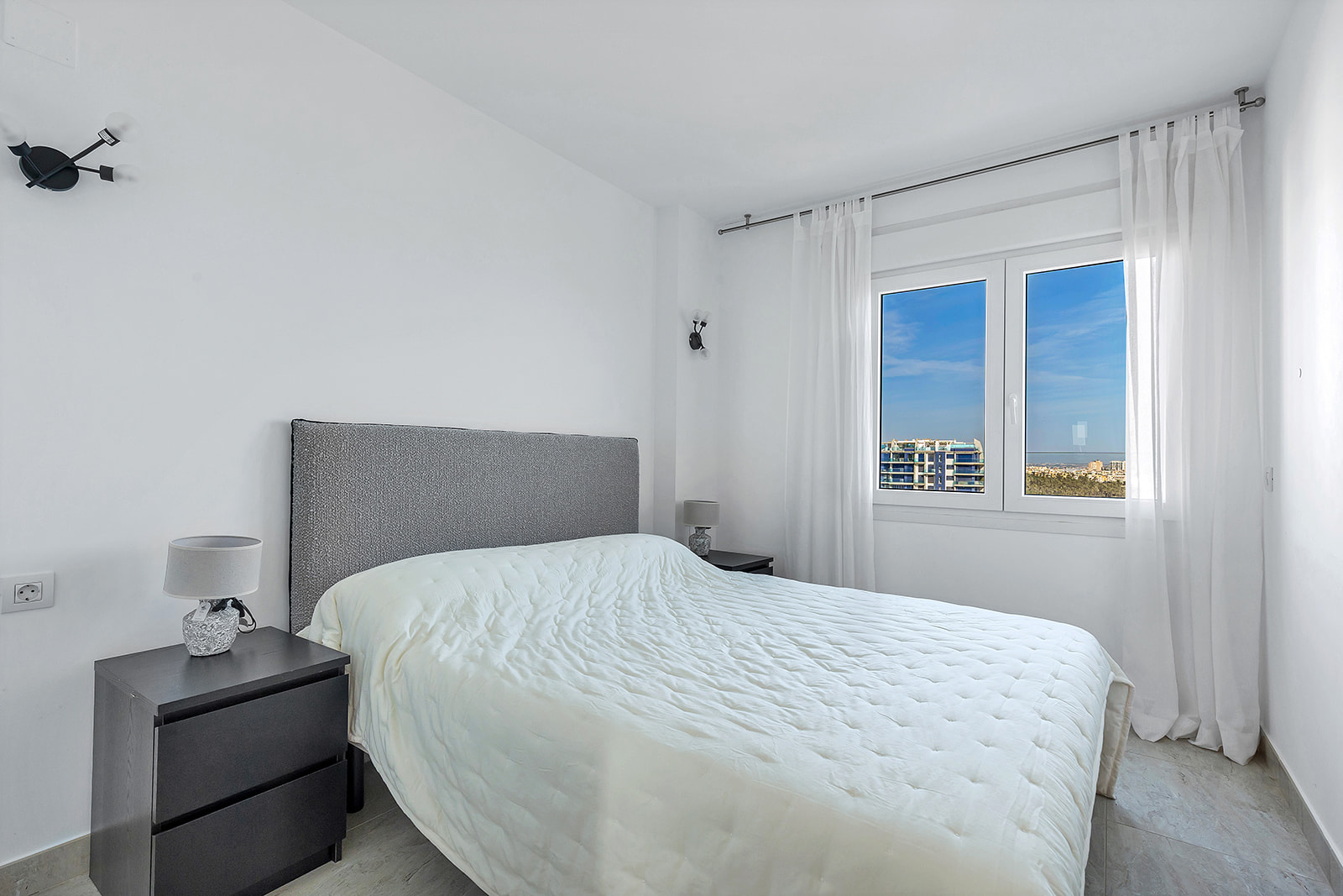 Apartment in Punta Prima, Alicante, Spain 3 bedrooms, 139 sq.m. No. 154504