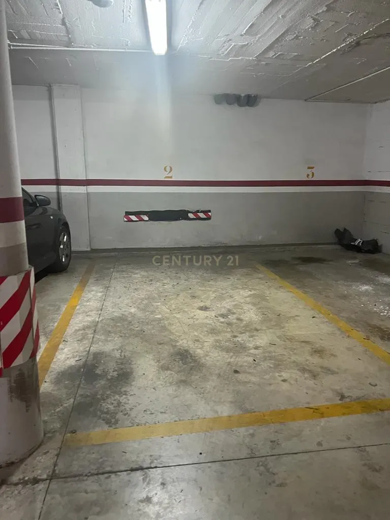 Estacionamiento en Badalona, Barcelona, España 14 m2 No. 186674