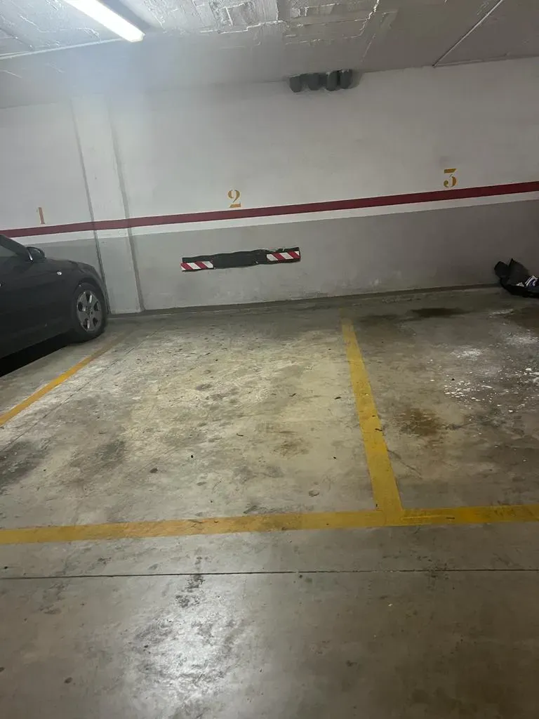 Estacionamiento en Badalona, Barcelona, España 14 m2 No. 186674