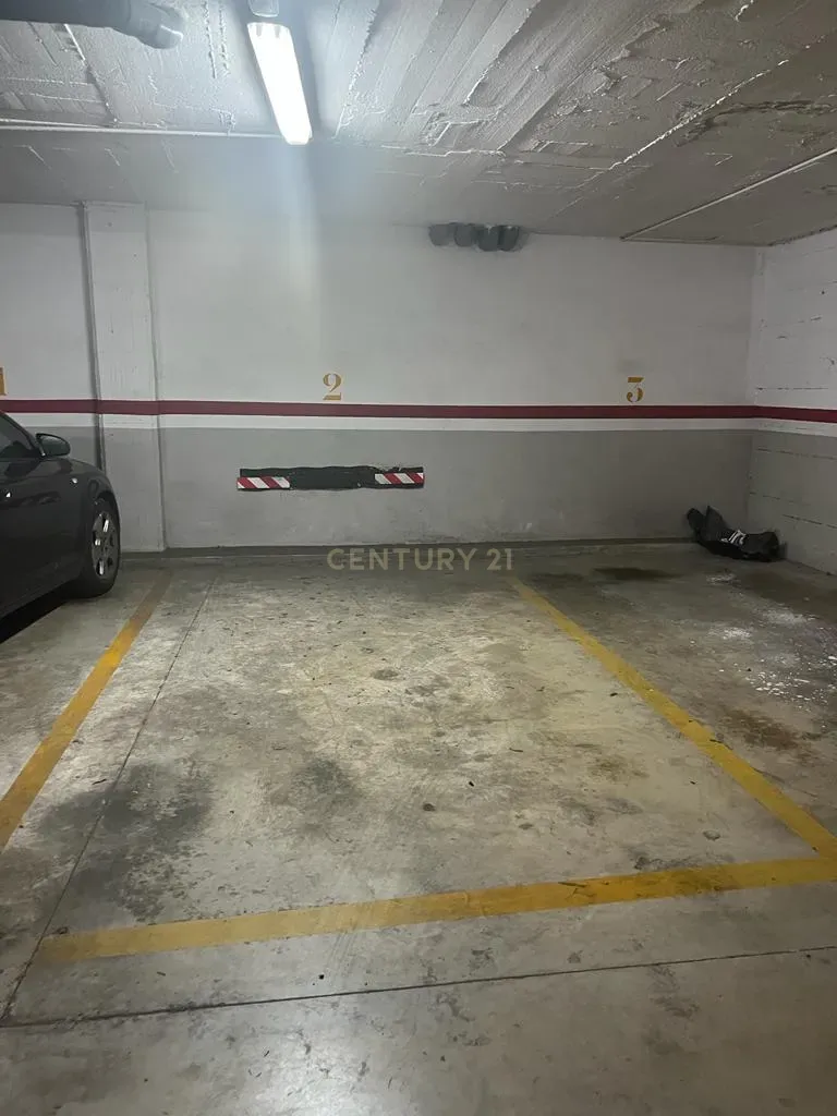 Estacionamiento en Badalona, Barcelona, España 14 m2 No. 186674